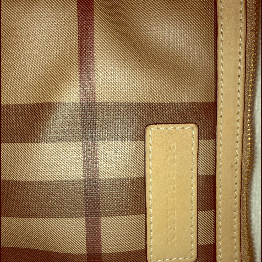 Burberry clutch